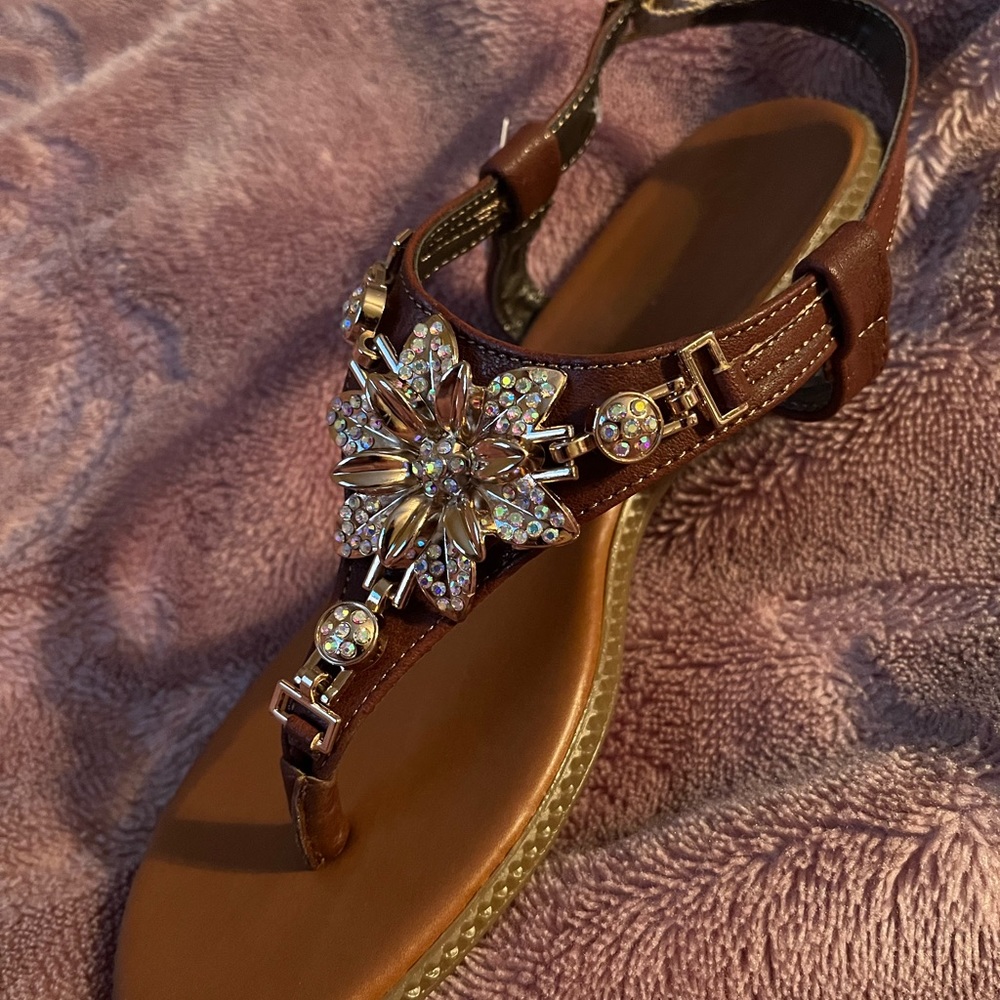 Sandal’s - Picture 2 of 3